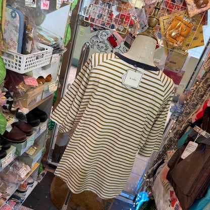 Le colis Beige Striped T-shirt, Cool Comfort Fabric
