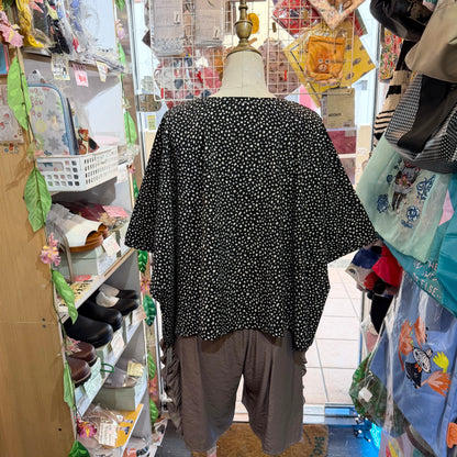 Mizuiro Ind Print Black Pullover Blouse, made in Japan