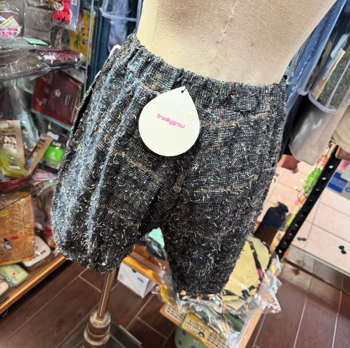 EXTRA30- Frankygrow Tweed Checked Brown Short Pants, made in Japan, size  F2