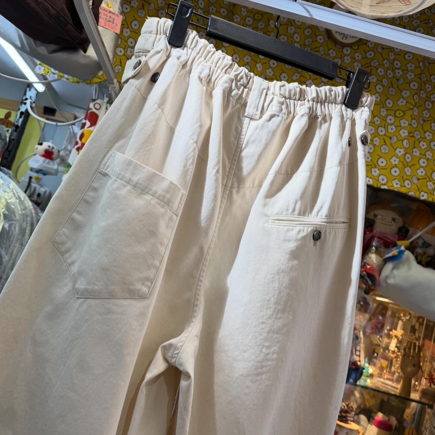 Estroislose Shorts, 2 Colors