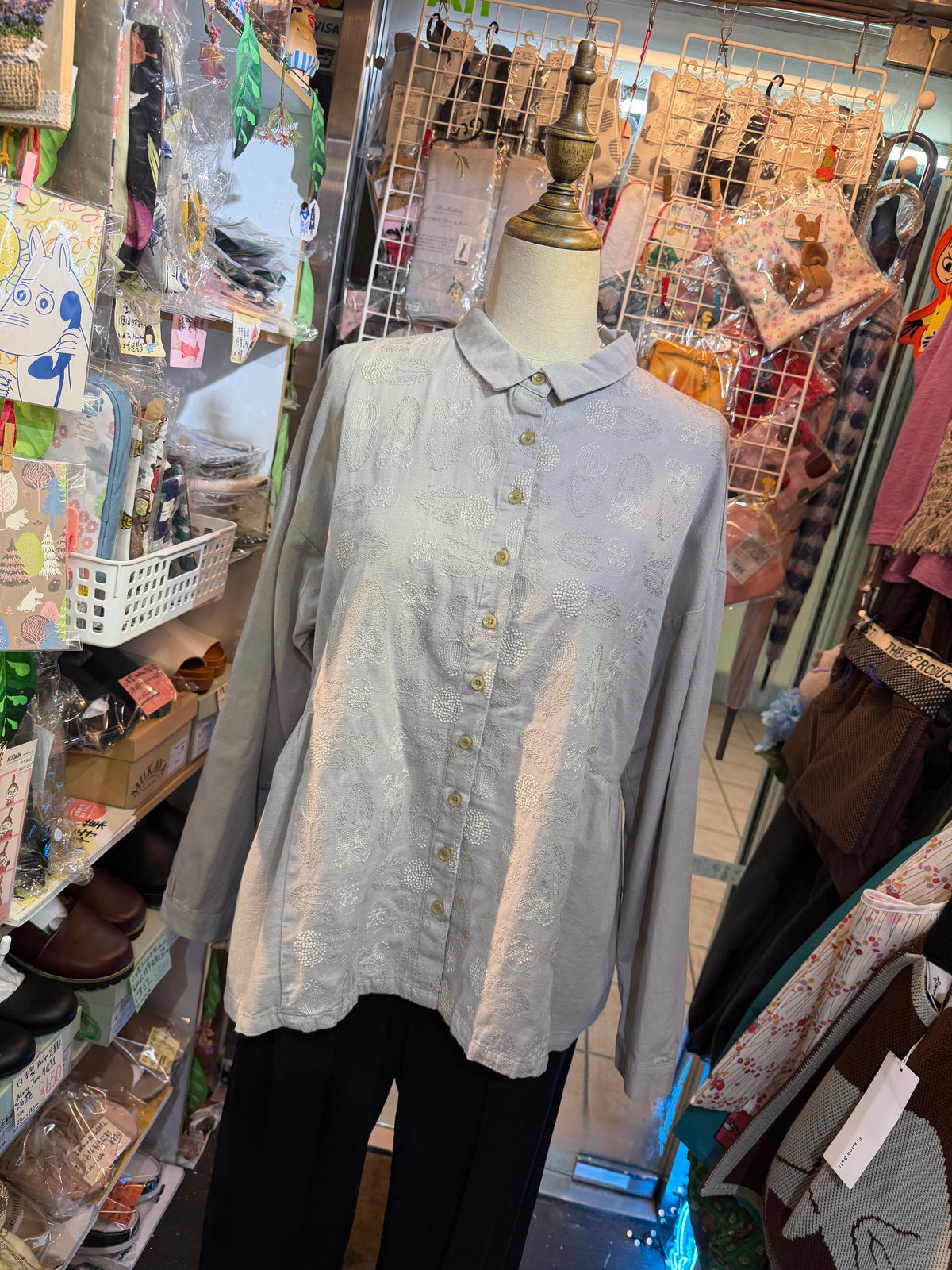 Sale- Sun Valley Tukuroi Embroidery Grey Shirt