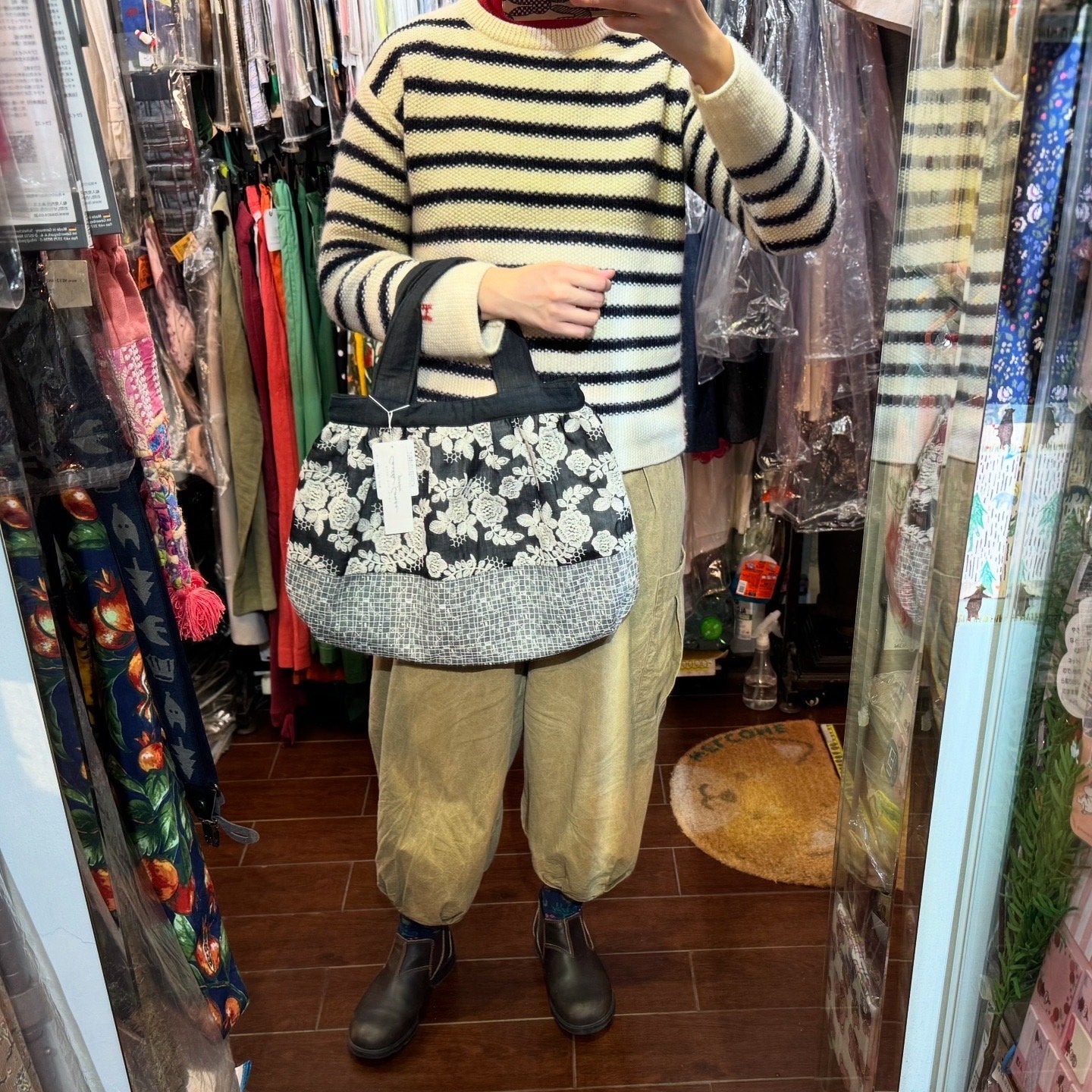 Castle Combe Embroidery Cotton Handbag, made in Japan