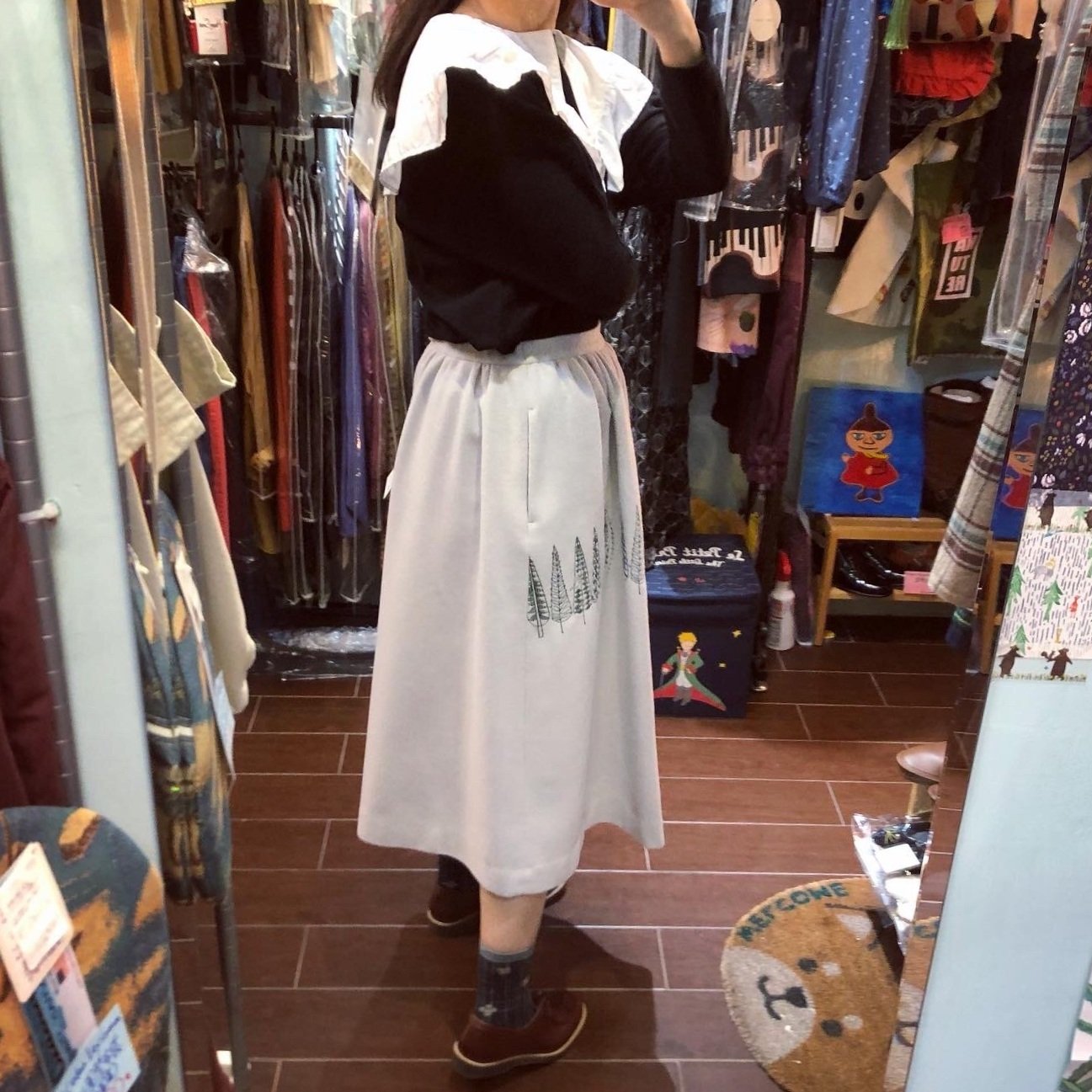 EXTRA20- Haupia Oak Embroidery Grey Skirt, made in Japan