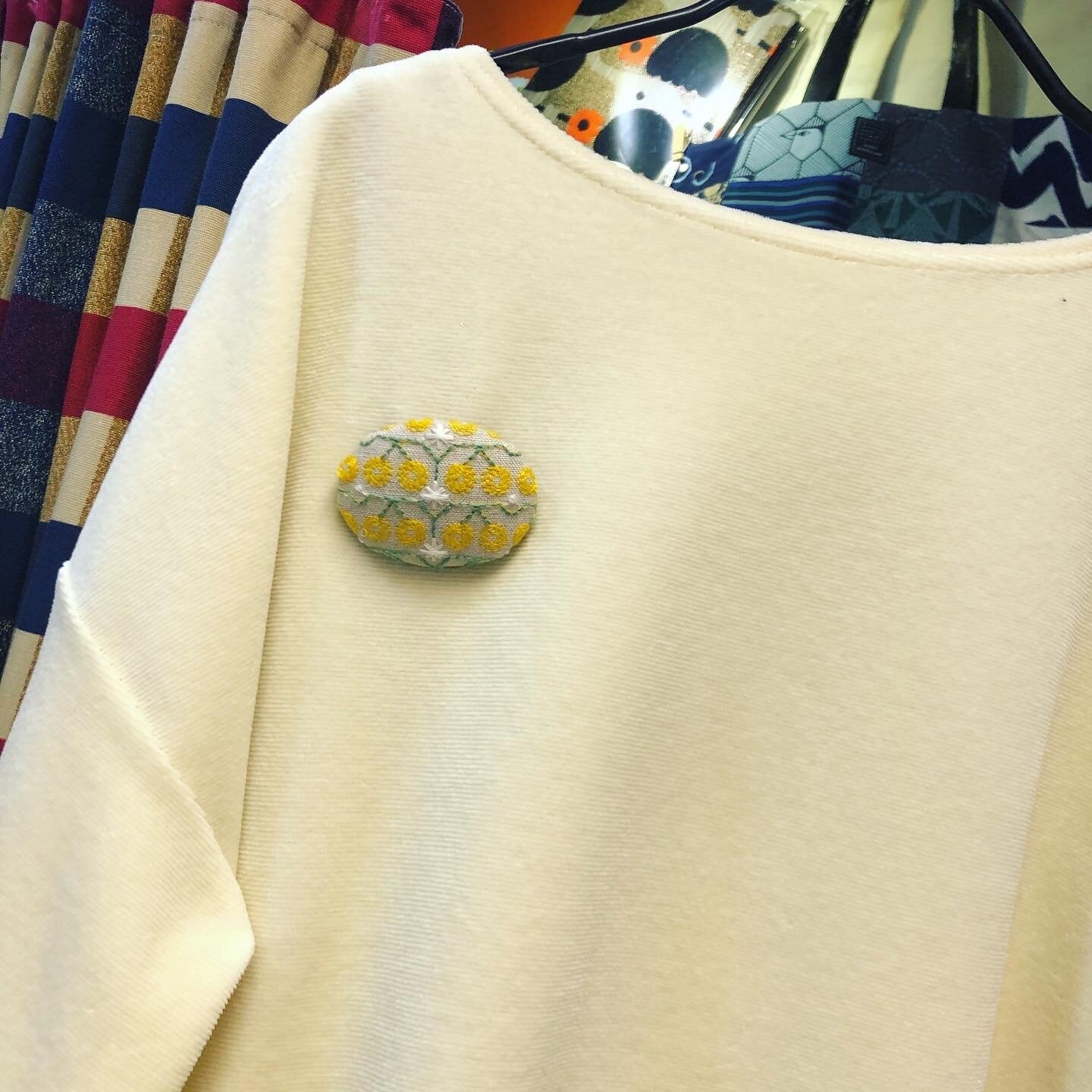 Yosooi Embroidery Brooch, made in Japan