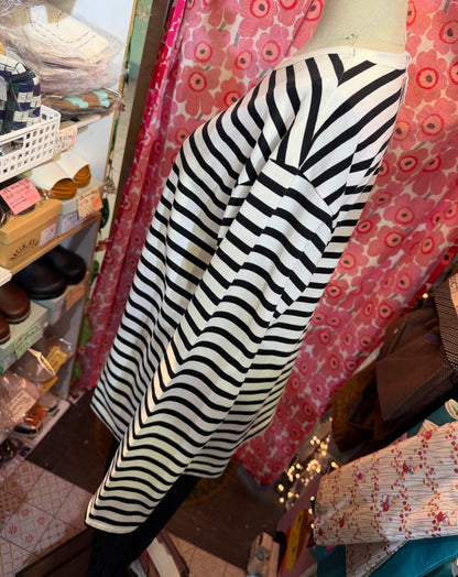 Aug Black x White Striped T-shirt, size 2, made in Japan