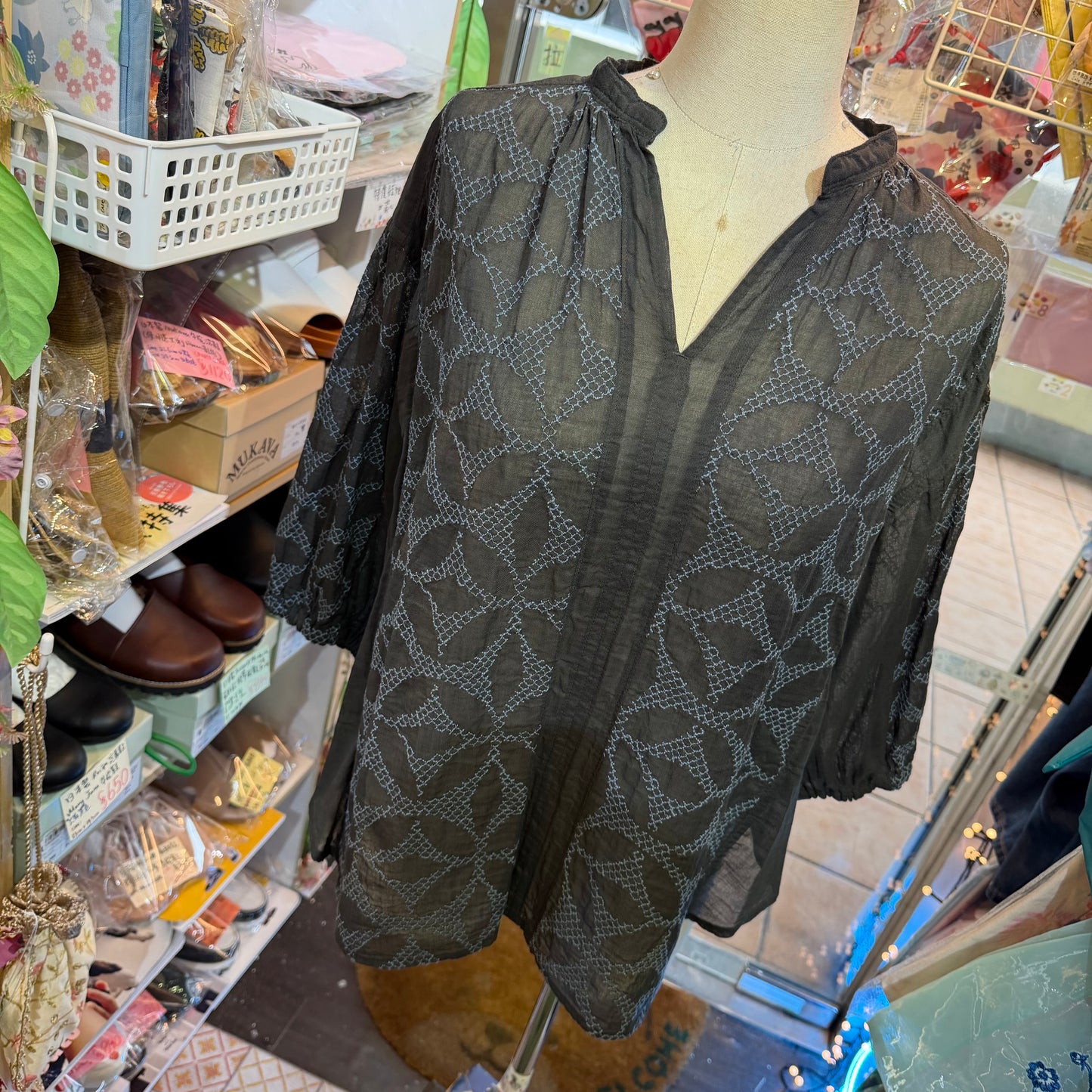 Estroislose Embroidery Charcoal Blouse, made in Japan