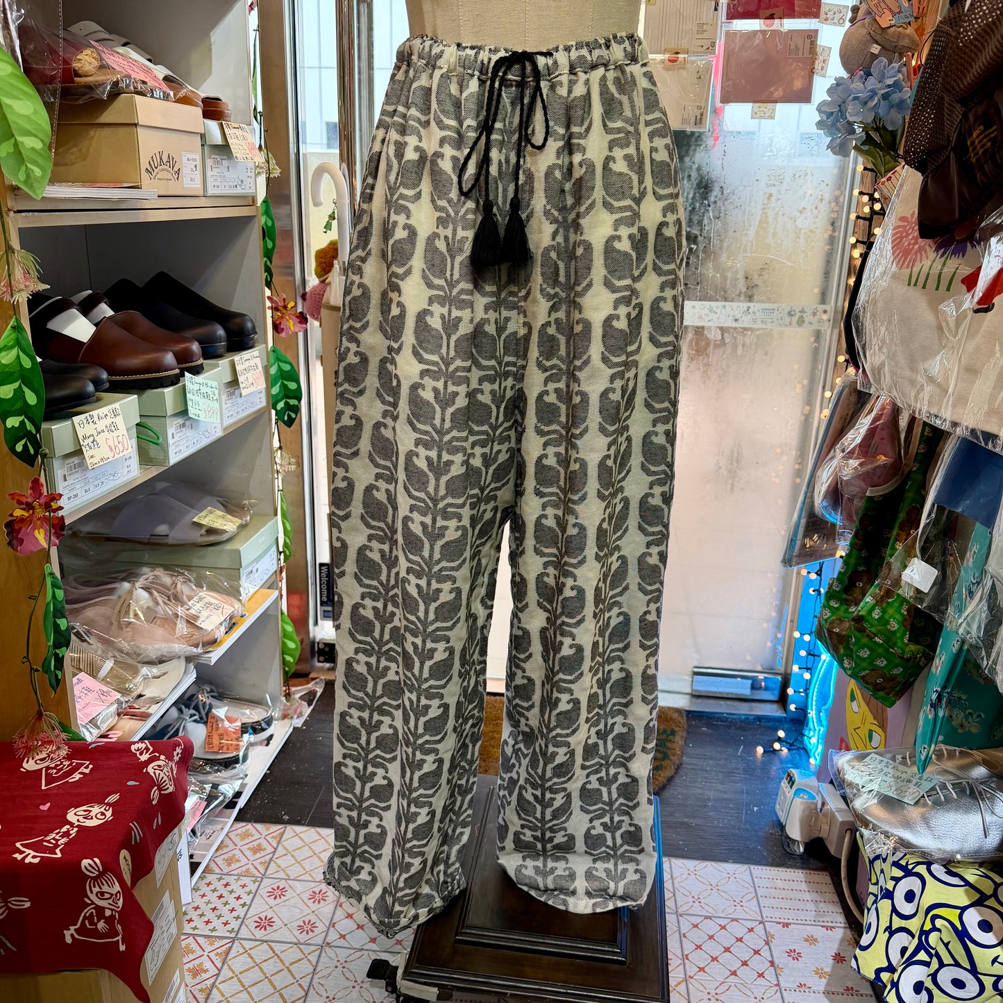 e’ternite’ de Soi-e Jacquard Pants, made in India