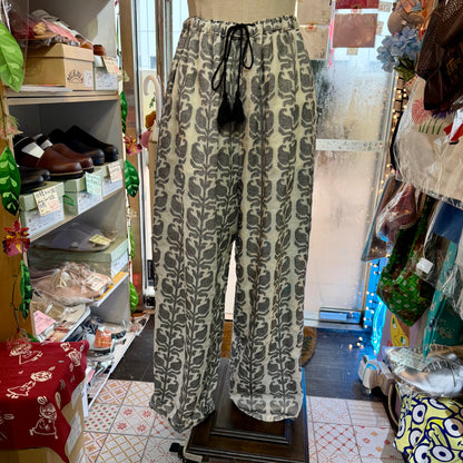 e’ternite’ de Soi-e Jacquard Pants, made in India