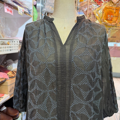 Estroislose Embroidery Charcoal Blouse, made in Japan