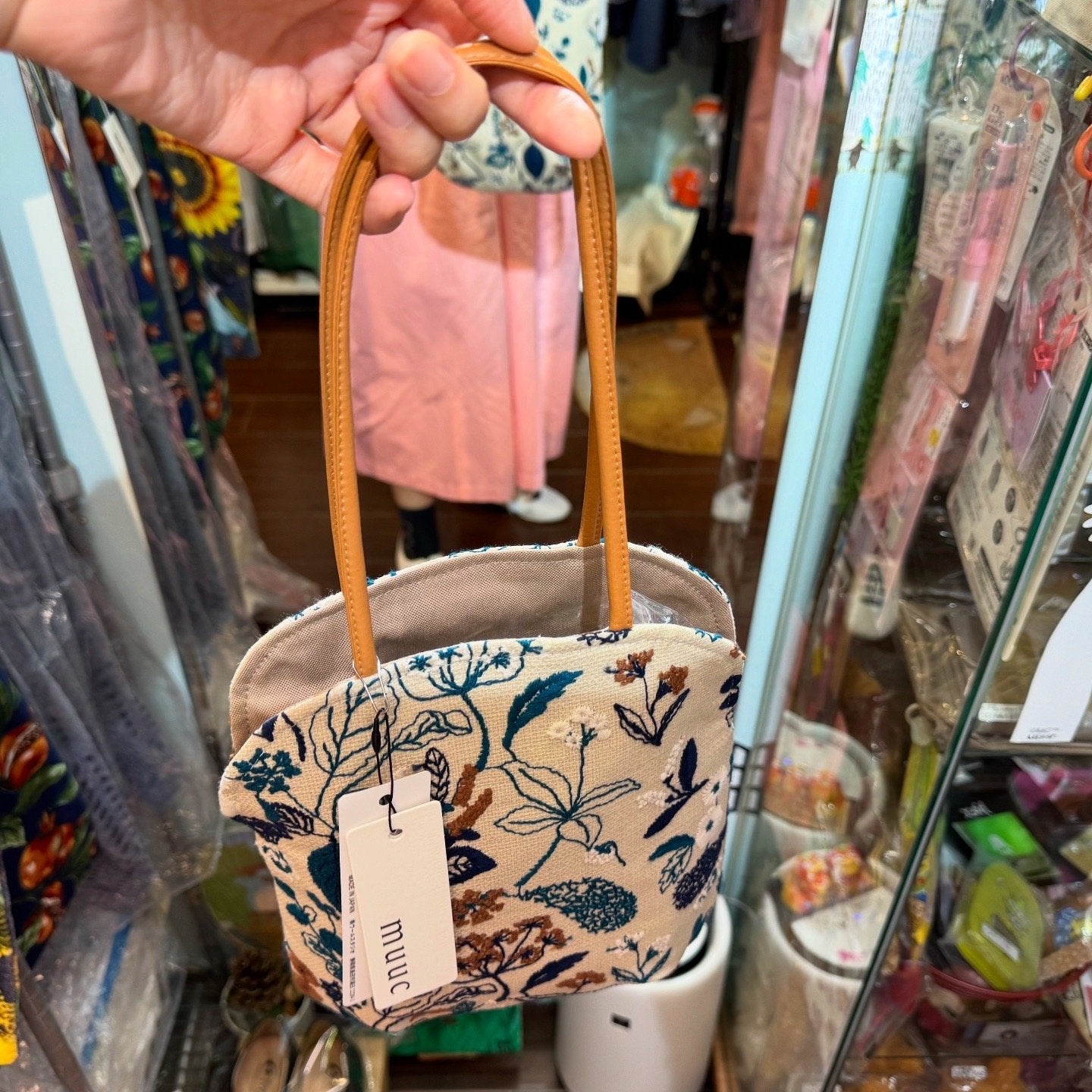 Muuc Embroidery Floral Small Handbag, 2 Colors, made in Japan
