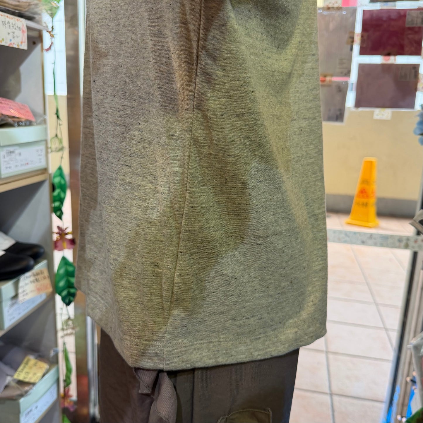 Nouvelles du Paradis Belly Trap T-shirt, 2 Colors, made in Japan
