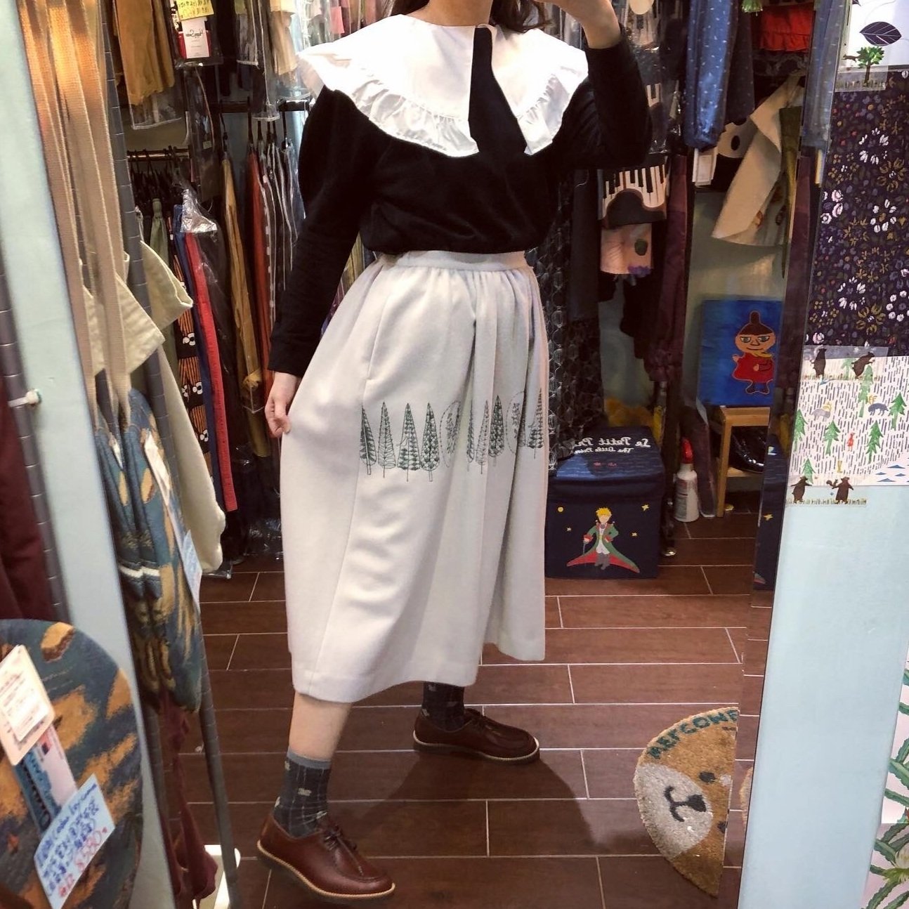EXTRA20- Haupia Oak Embroidery Grey Skirt, made in Japan