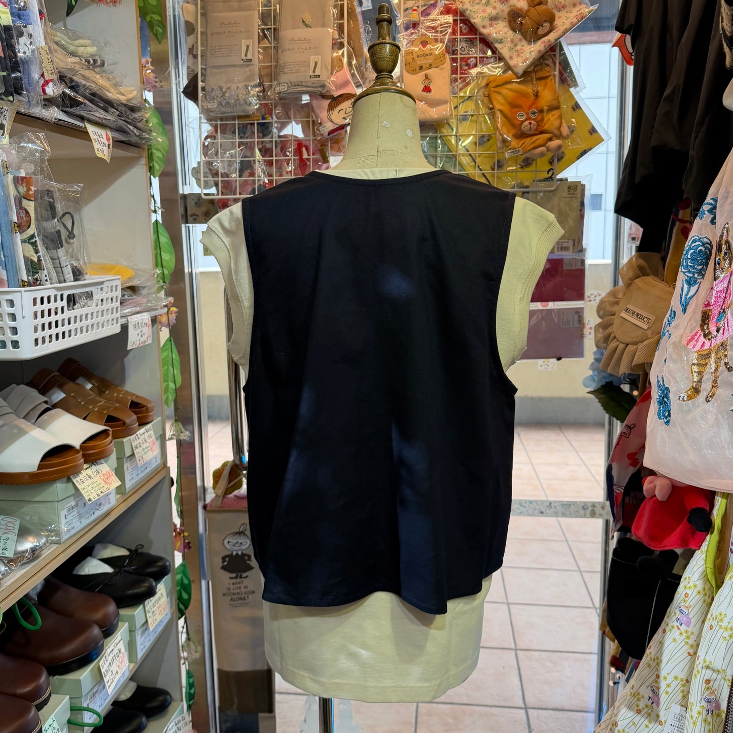 Vent d Ouest Navy Vest Top, Outer made in Japan