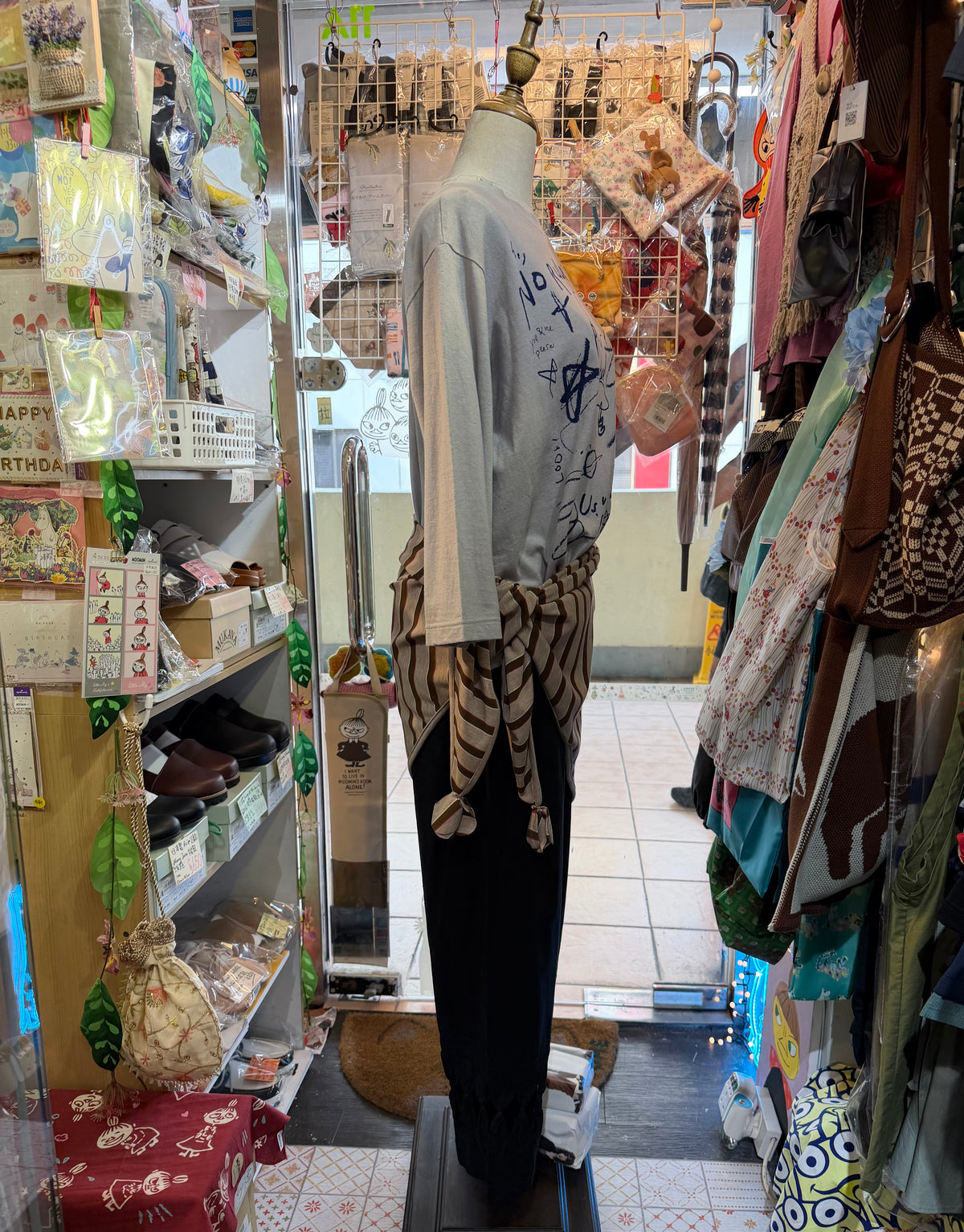 Yenn Pink x Bridge Triangle Scarf