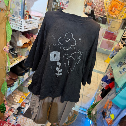 Tumugu Flowers and Birds Black T-shirt, made in Japan