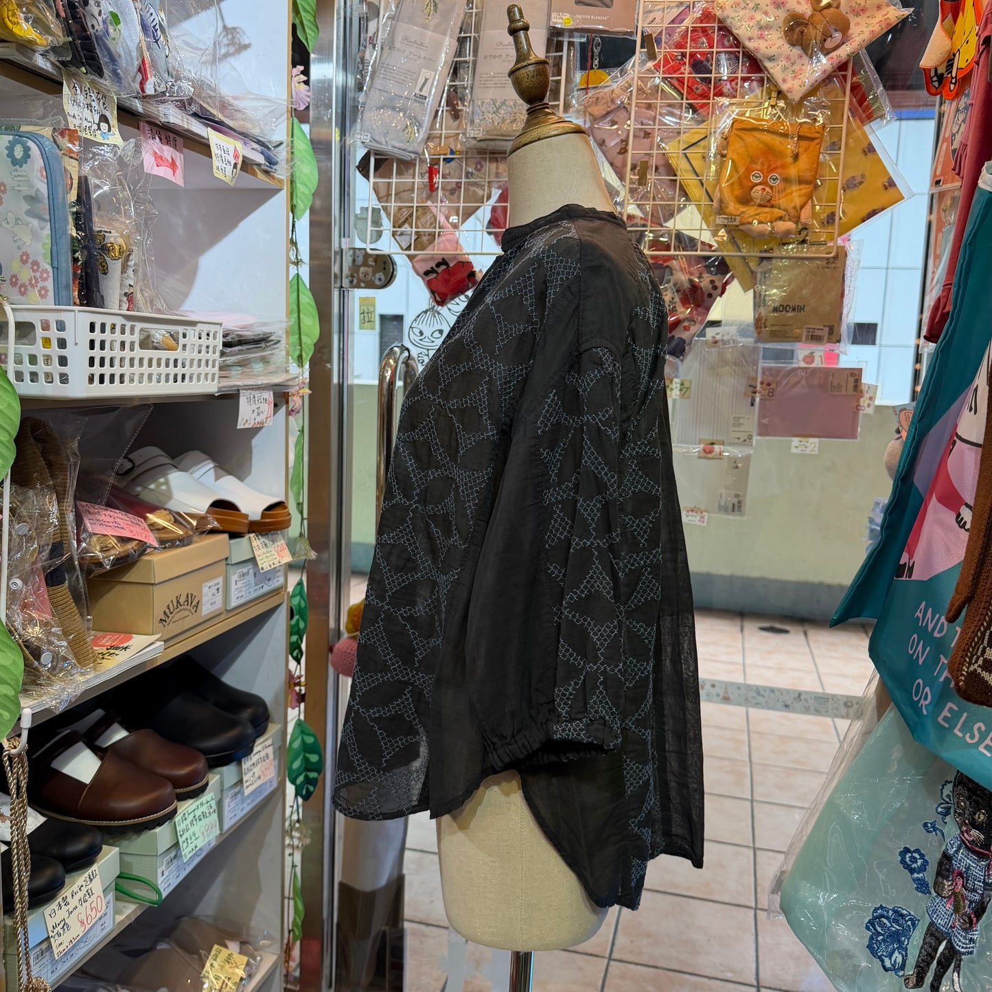Estroislose Embroidery Charcoal Blouse, made in Japan