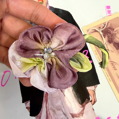 AngelicaLeaf  Vintage Ribbon Pansy Brooch, made in Japan