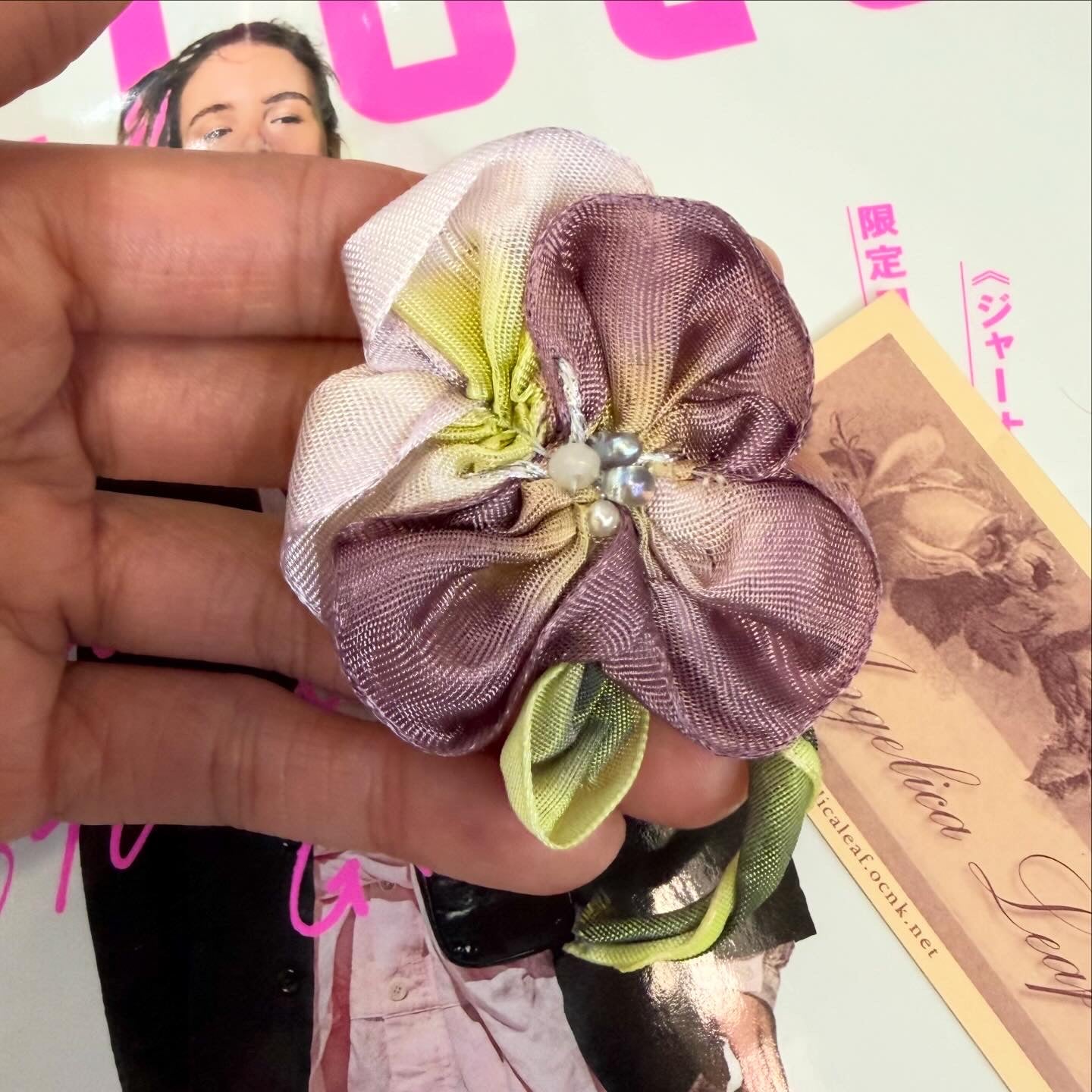 AngelicaLeaf  Vintage Ribbon Pansy Brooch, made in Japan