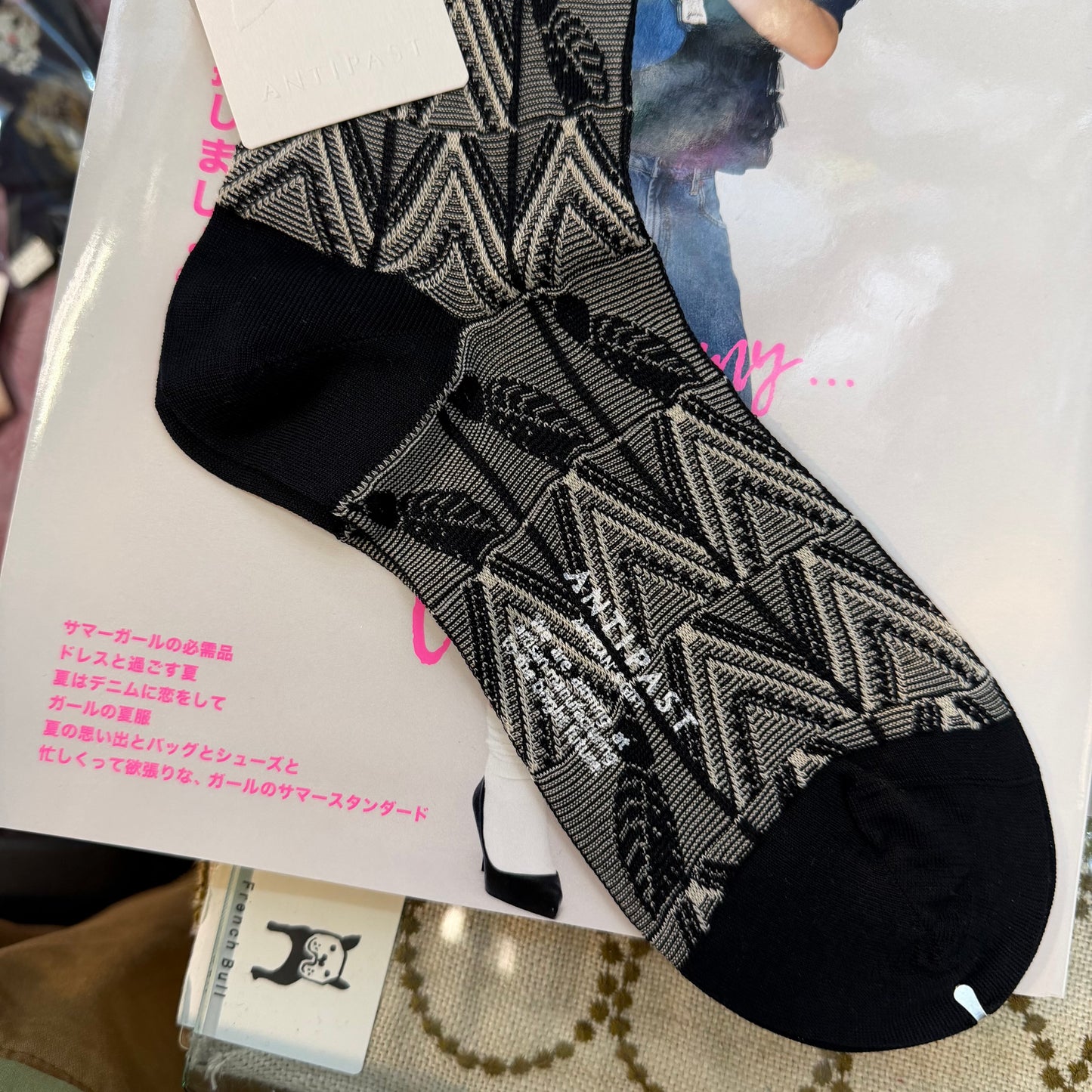Antipast Leaf Bird Black Socks, made in Japan