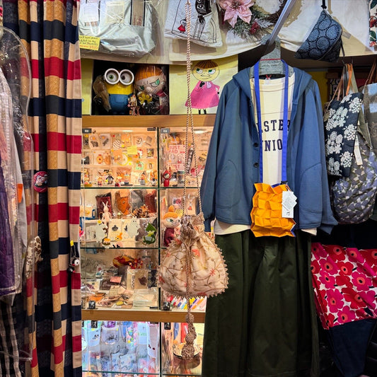 ne Quittez pas Drawstring Bag, made in India