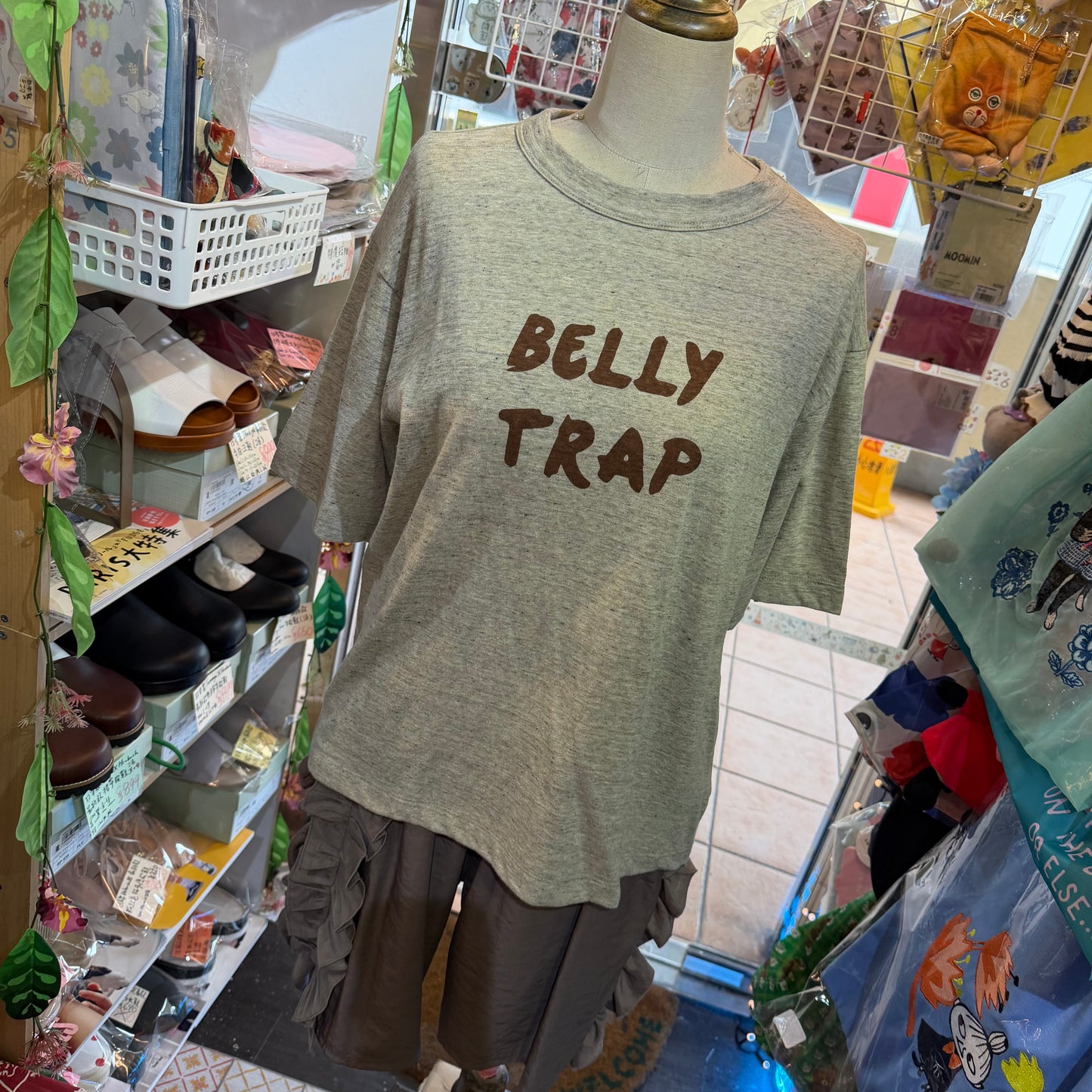 Nouvelles du Paradis Belly Trap T-shirt, 2 Colors, made in Japan