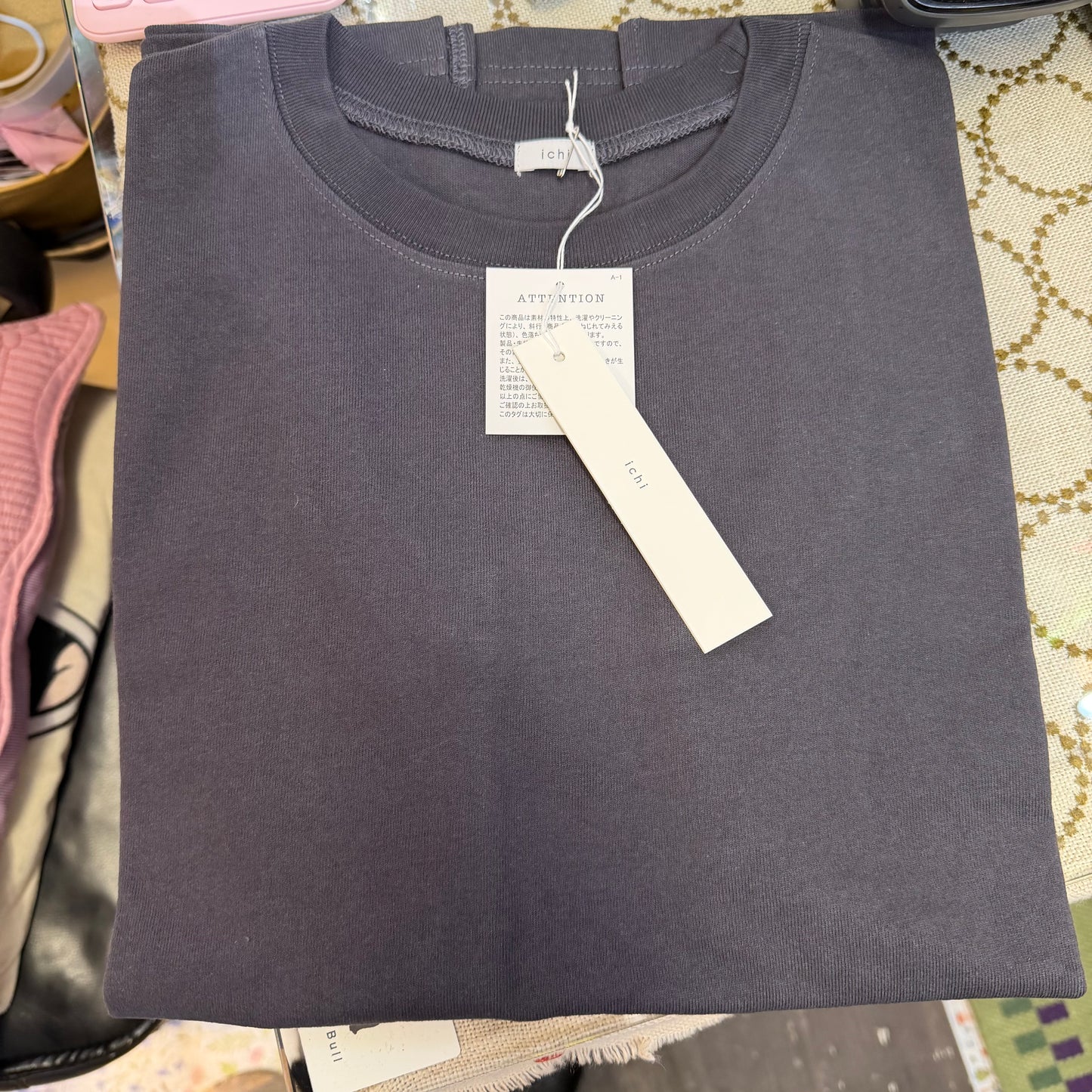Ichi Sweatshirt, 2 Colors