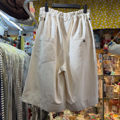 Estroislose Shorts, 2 Colors