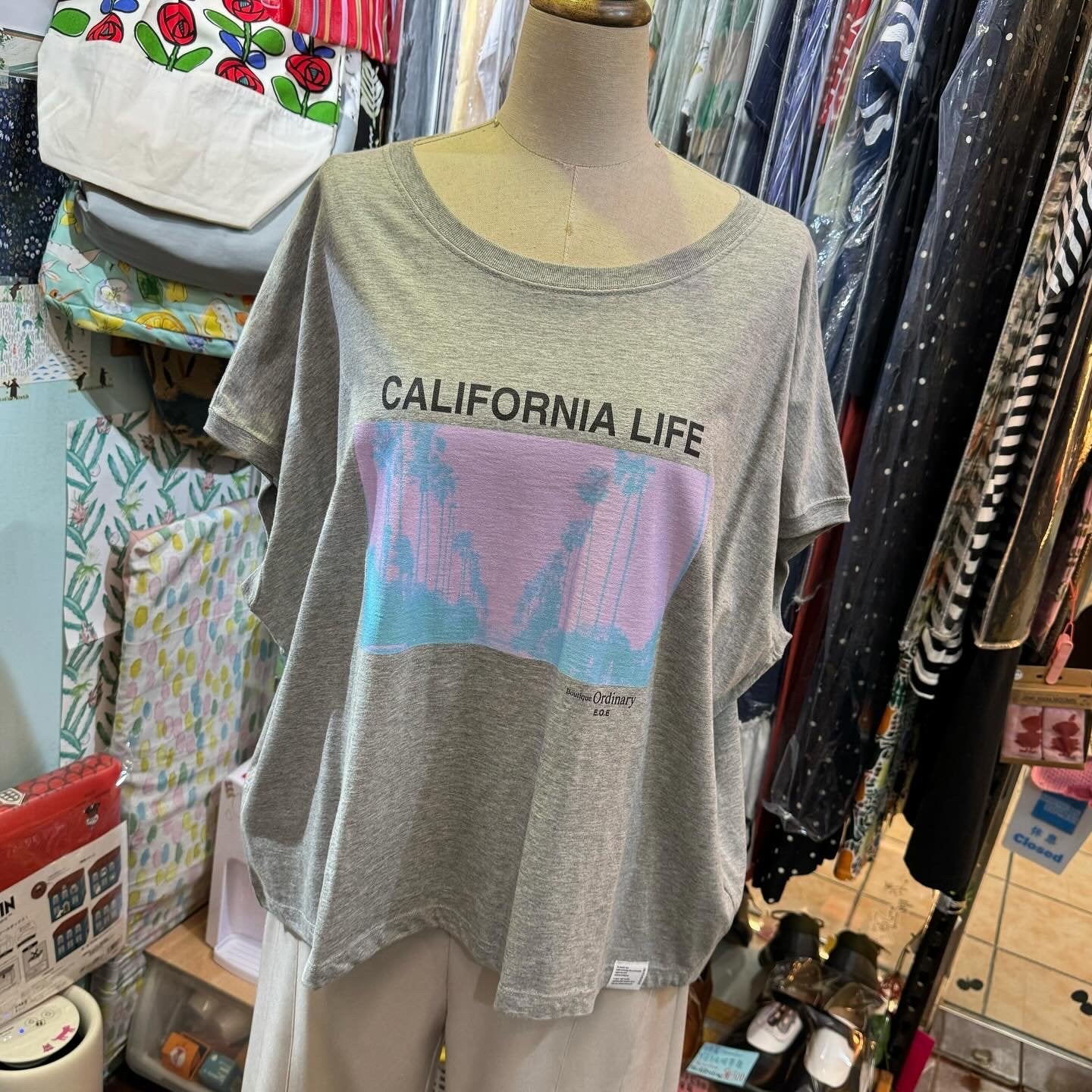 EXTRA20- Boutique Ordinary Grey California Tee T-shirt