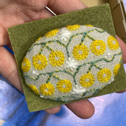 Yosooi Embroidery Brooch, made in Japan