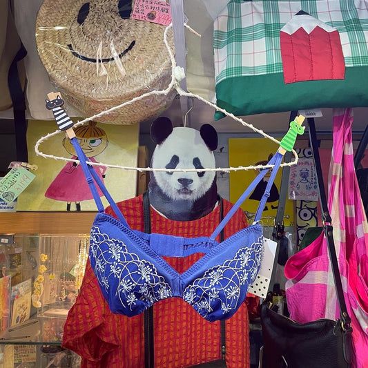 Sale- Une nana cool Navy Lace Set (Wireless Bra and Underwear), made in Japan