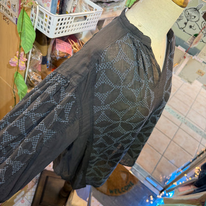 Estroislose Embroidery Charcoal Blouse, made in Japan