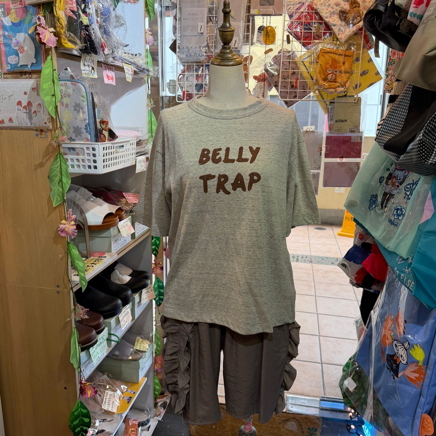 Nouvelles du Paradis Belly Trap T-shirt, 2 Colors, made in Japan