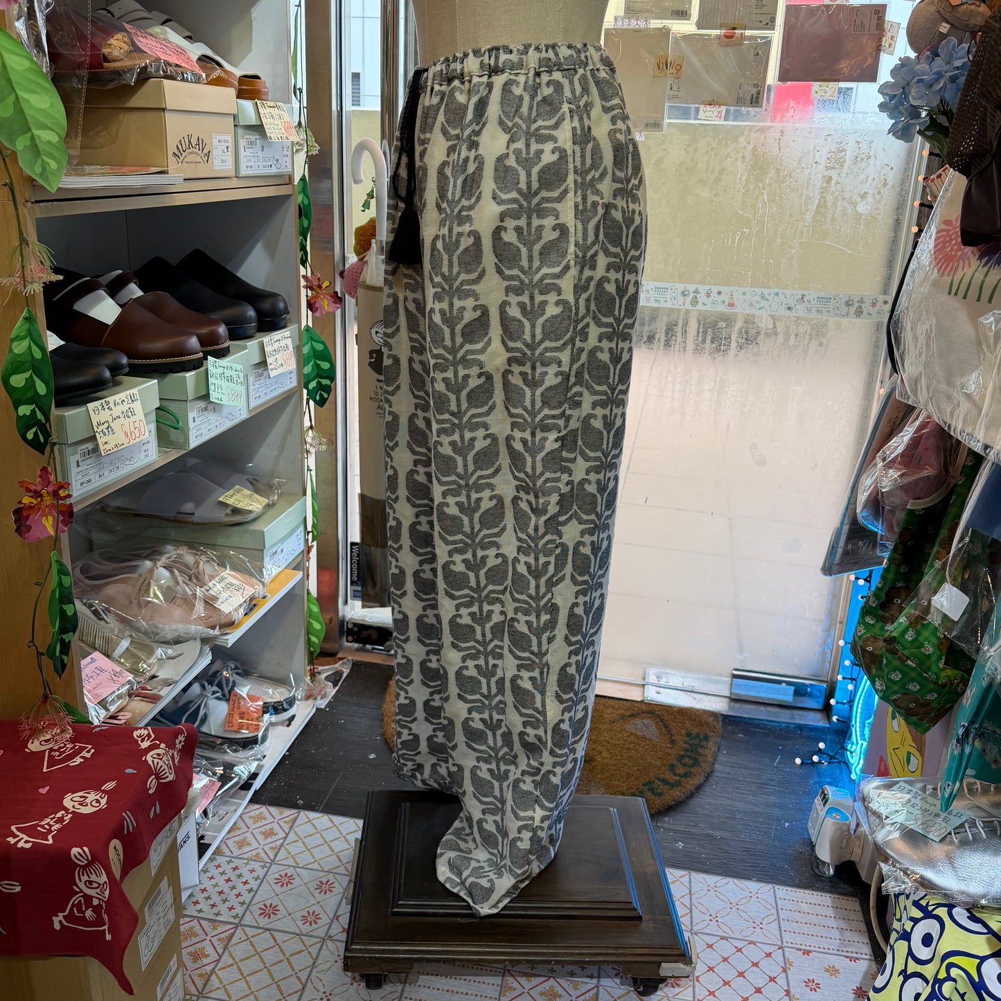 e’ternite’ de Soi-e Jacquard Pants, made in India