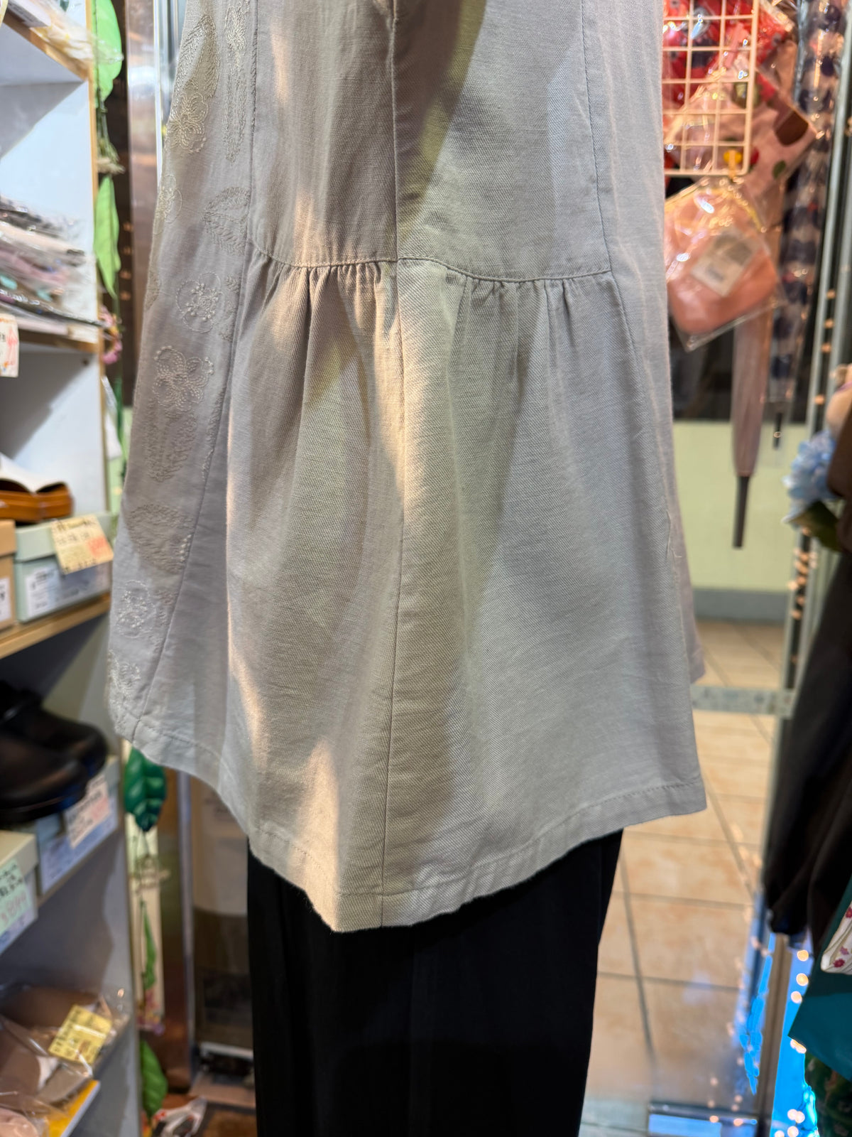 Sale- Sun Valley Tukuroi Embroidery Grey Shirt