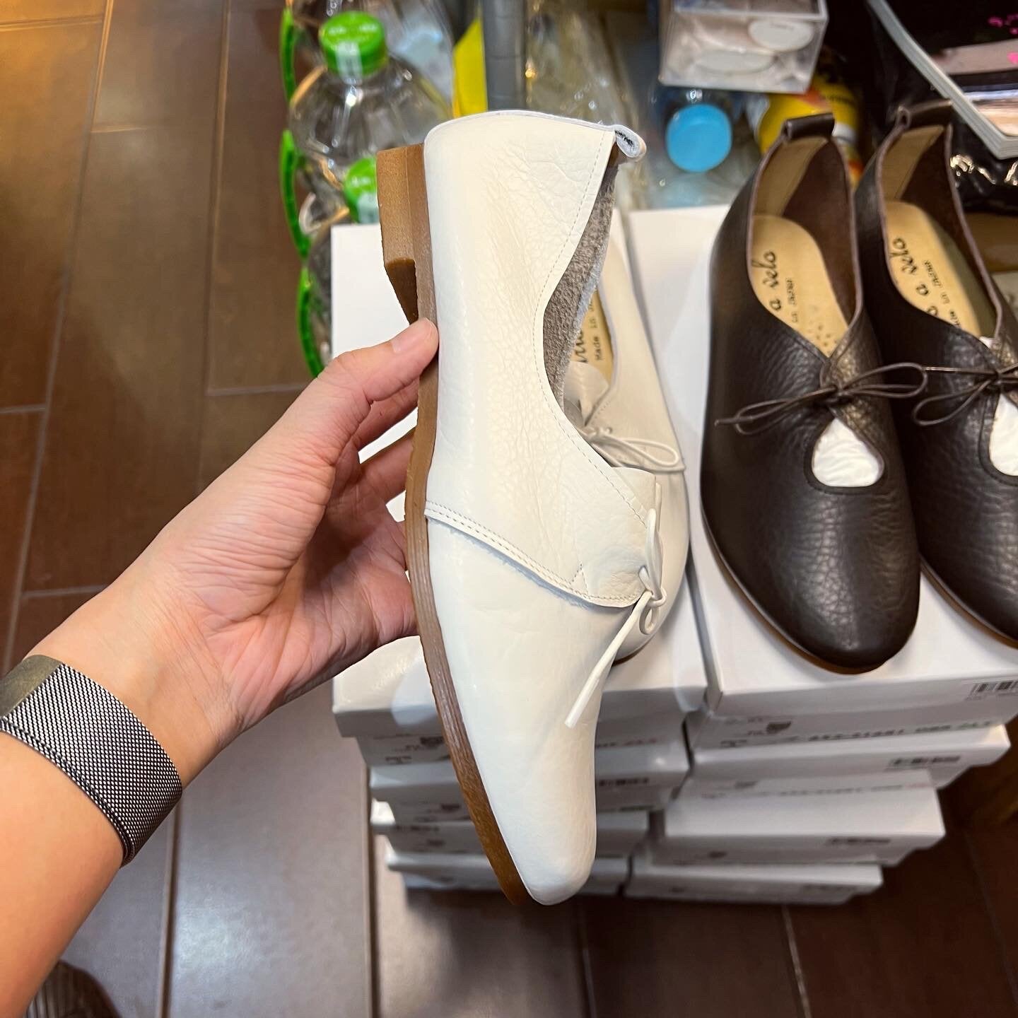 Sale- Paris a velo White Leather Shoes, made in Japan