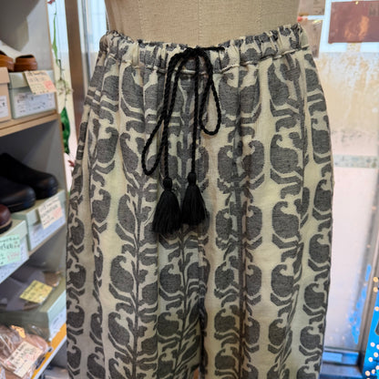 e’ternite’ de Soi-e Jacquard Pants, made in India