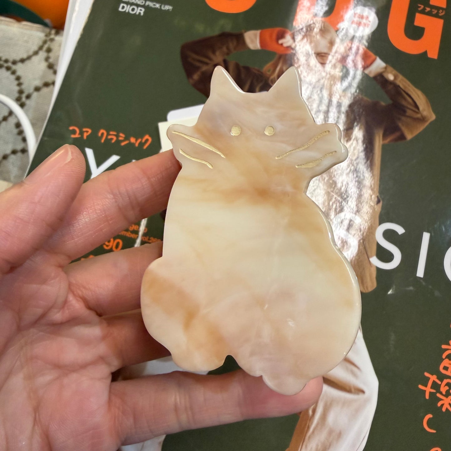 Fig London Beige Cat Hair Clip, made in Japan