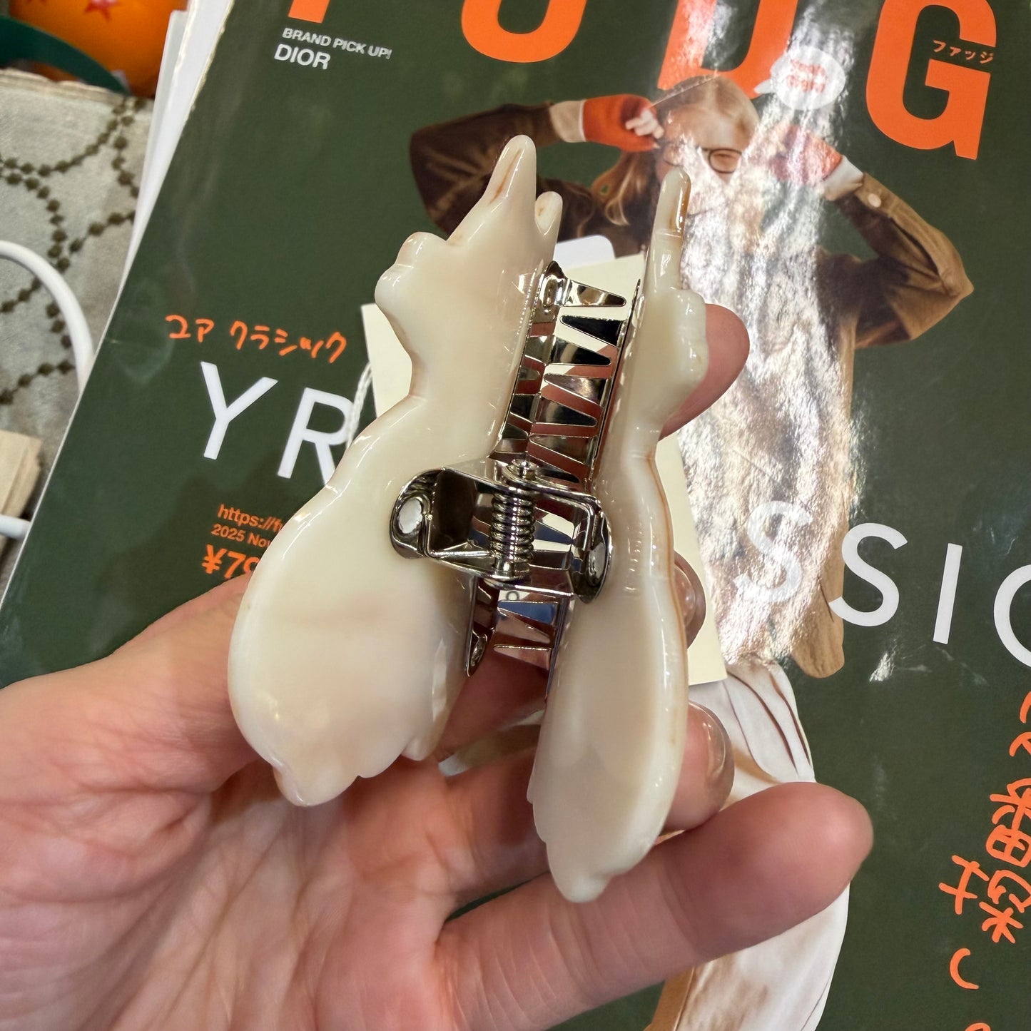 Fig London Beige Cat Hair Clip, made in Japan