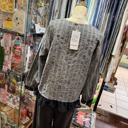 EXTRA30- Lueuf Ruffles Top, 2 Colors, made Japan