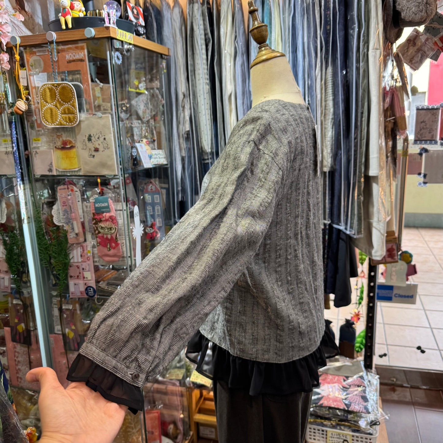 Sale- Lueuf Ruffles Top, 2 Colors, made in Japan