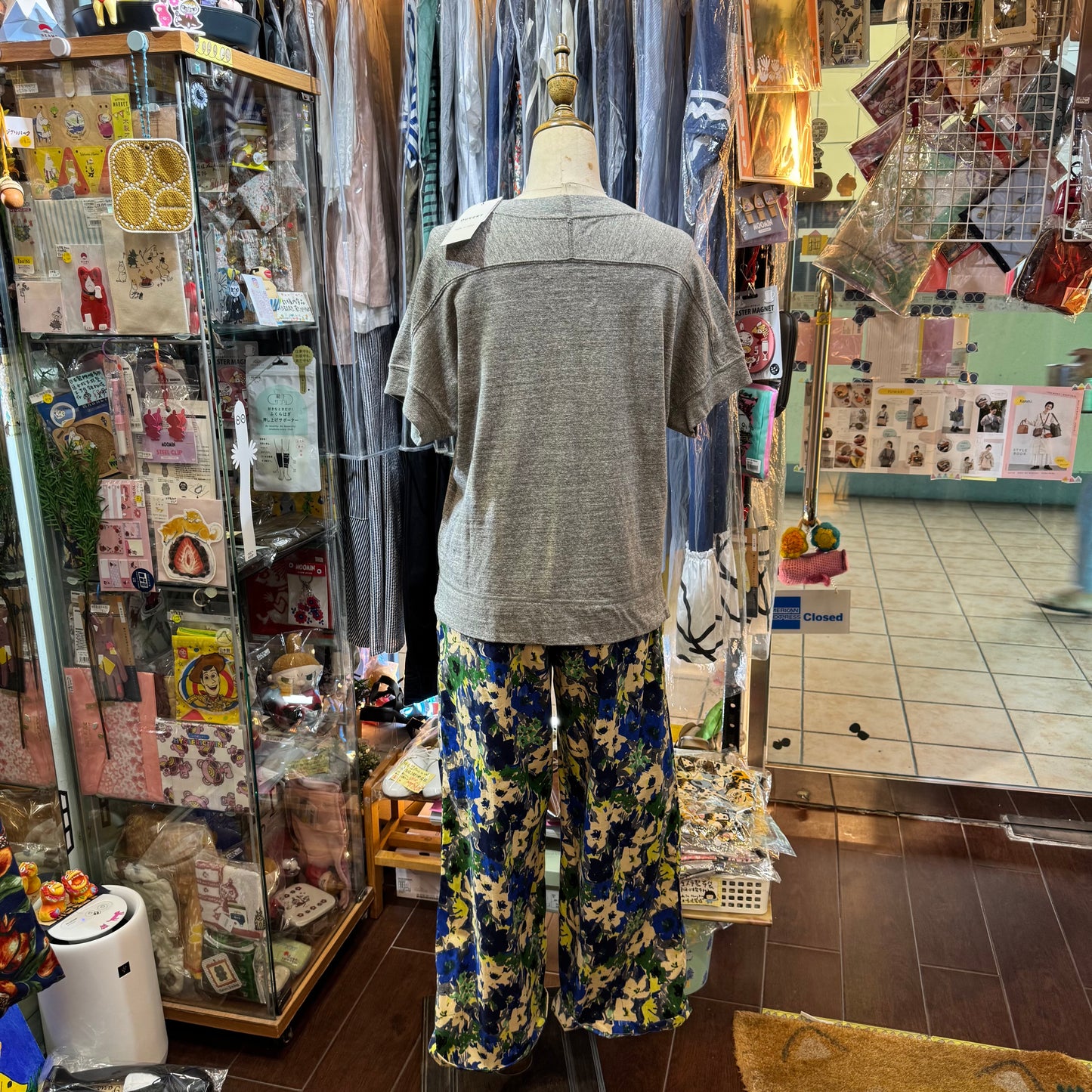 Hands of creation T-shirt, 2 Colors, made in Japan