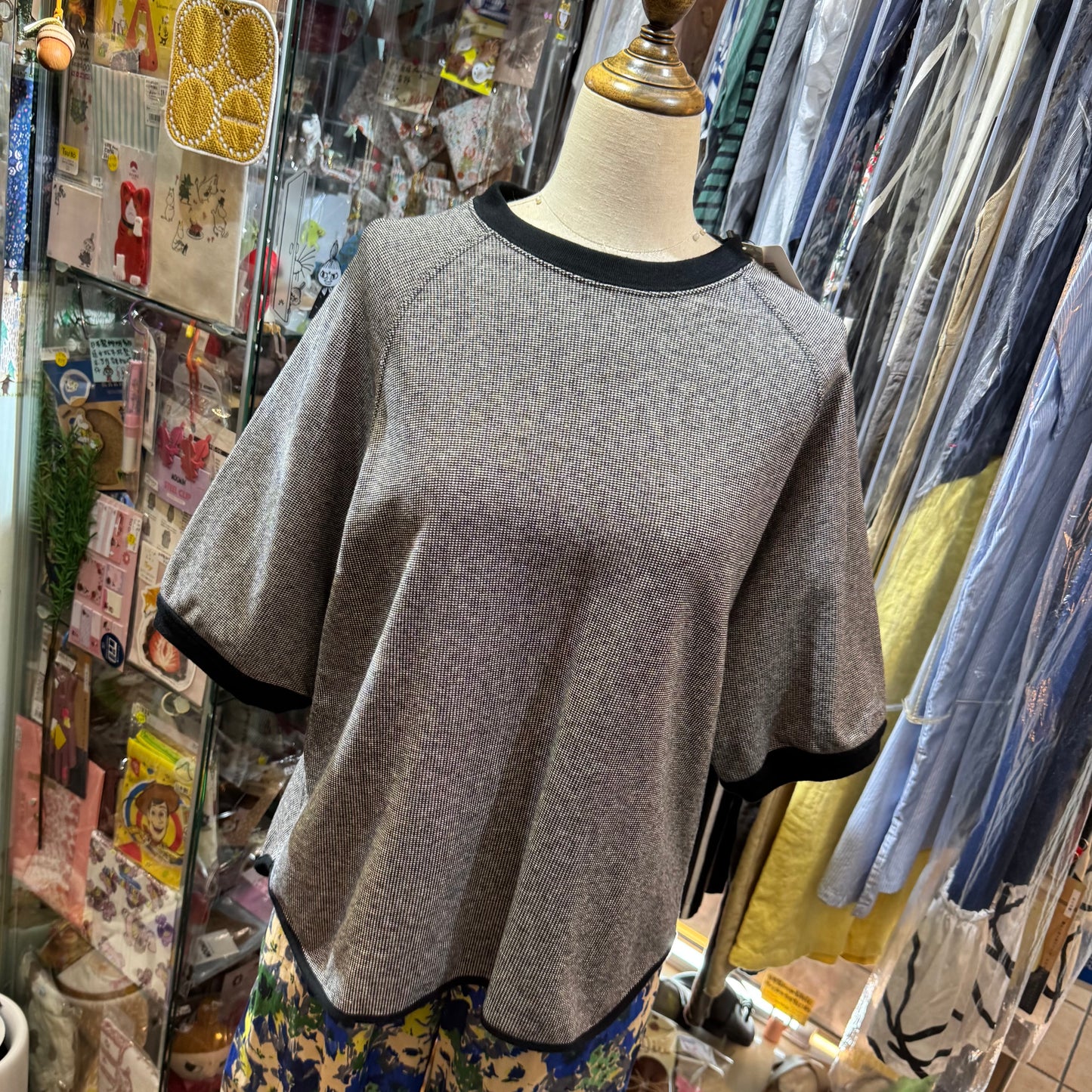 Hands of creation T-shirt, 2 Colors, made in Japan