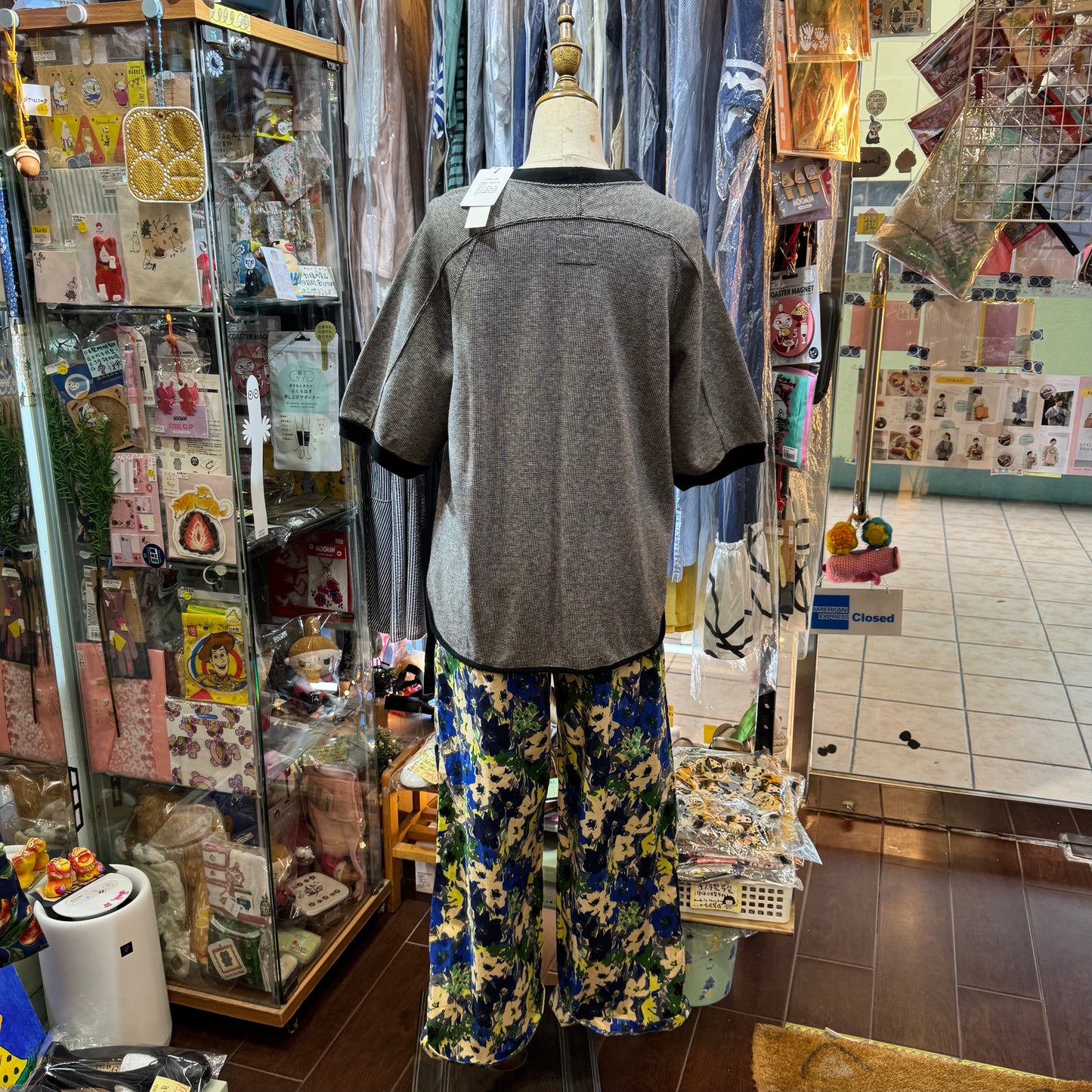 Hands of creation T-shirt, 2 Colors, made in Japan