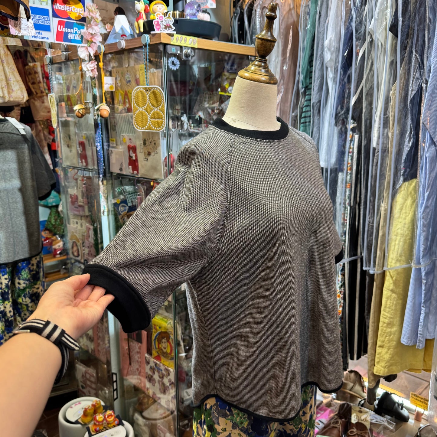 Hands of creation T-shirt, 2 Colors, made in Japan
