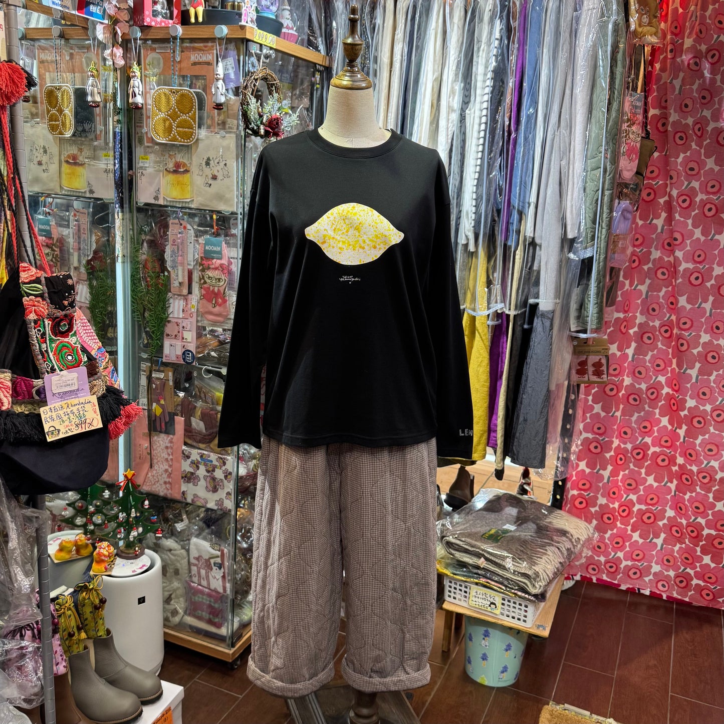 Sale- conges payes ADIEU TRISTESSE Lemon Black T-shirt, made in Japan