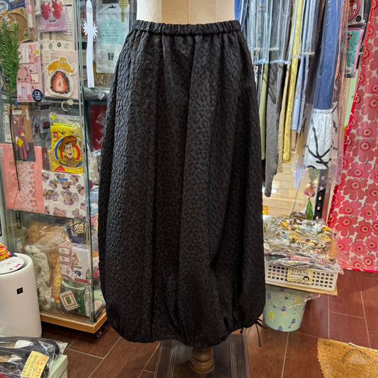 Mizuiro ind Black Balloon Skirt, made in Japan