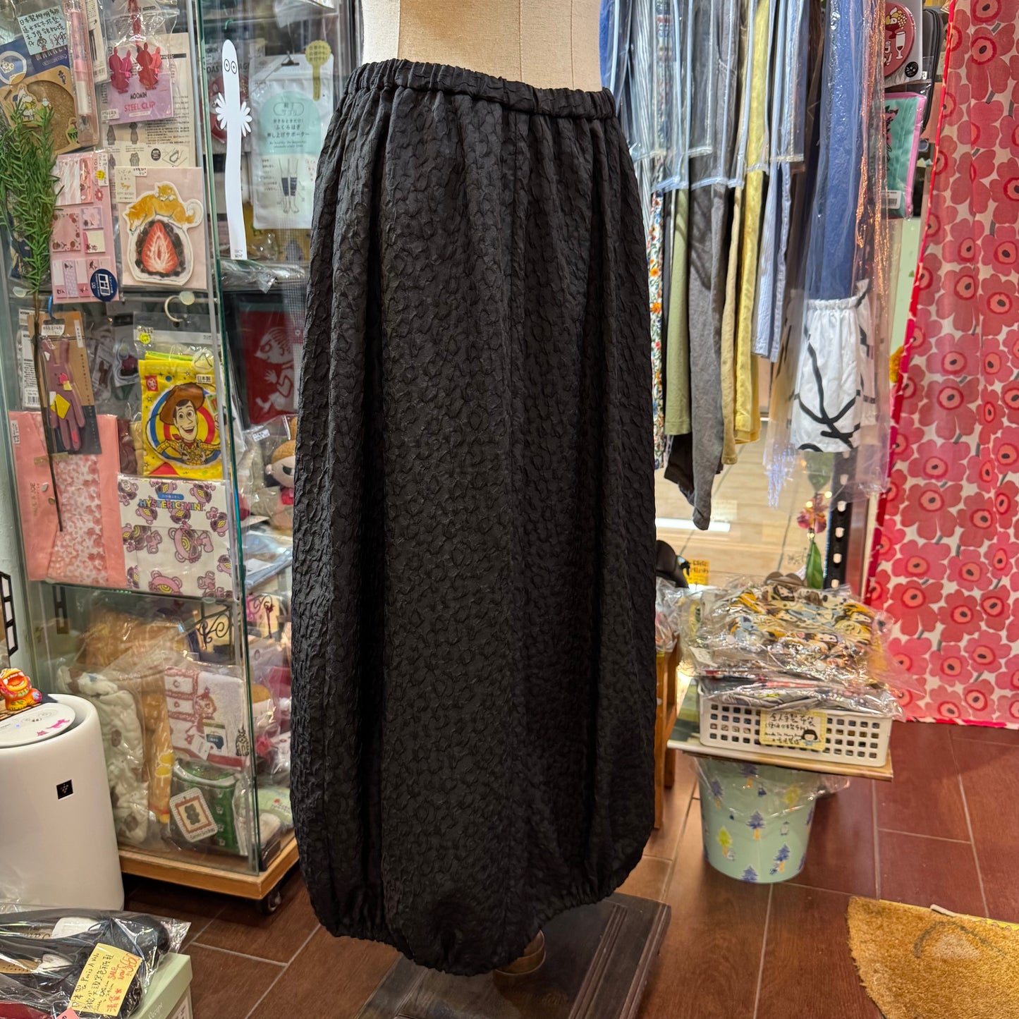 Mizuiro ind Black Balloon Skirt, made in Japan