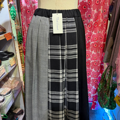 Vent d Ouest Checked Patchwork Skirt, 2 Colors, made in Japan