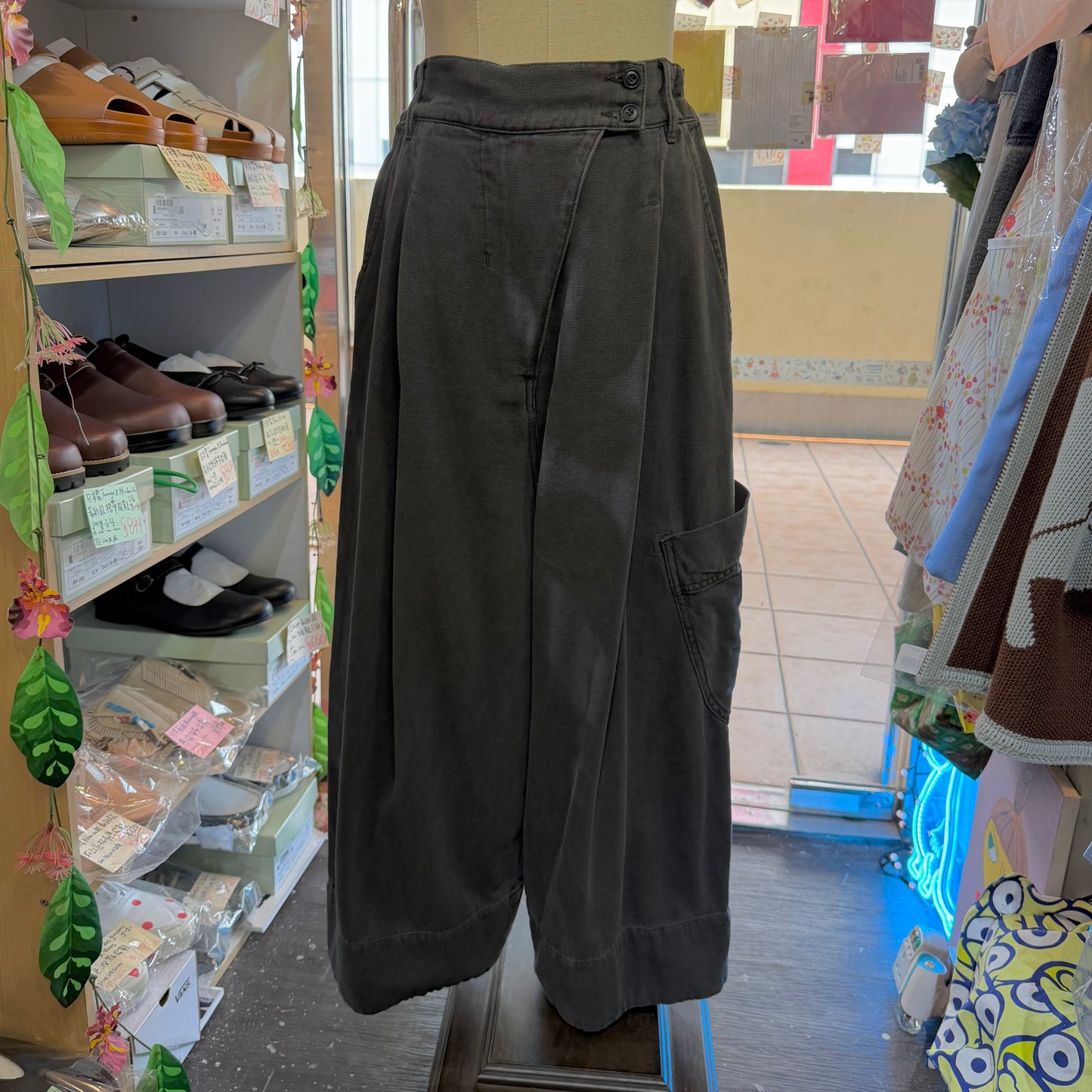 Tumugu Charcoal Wide-leg Pants