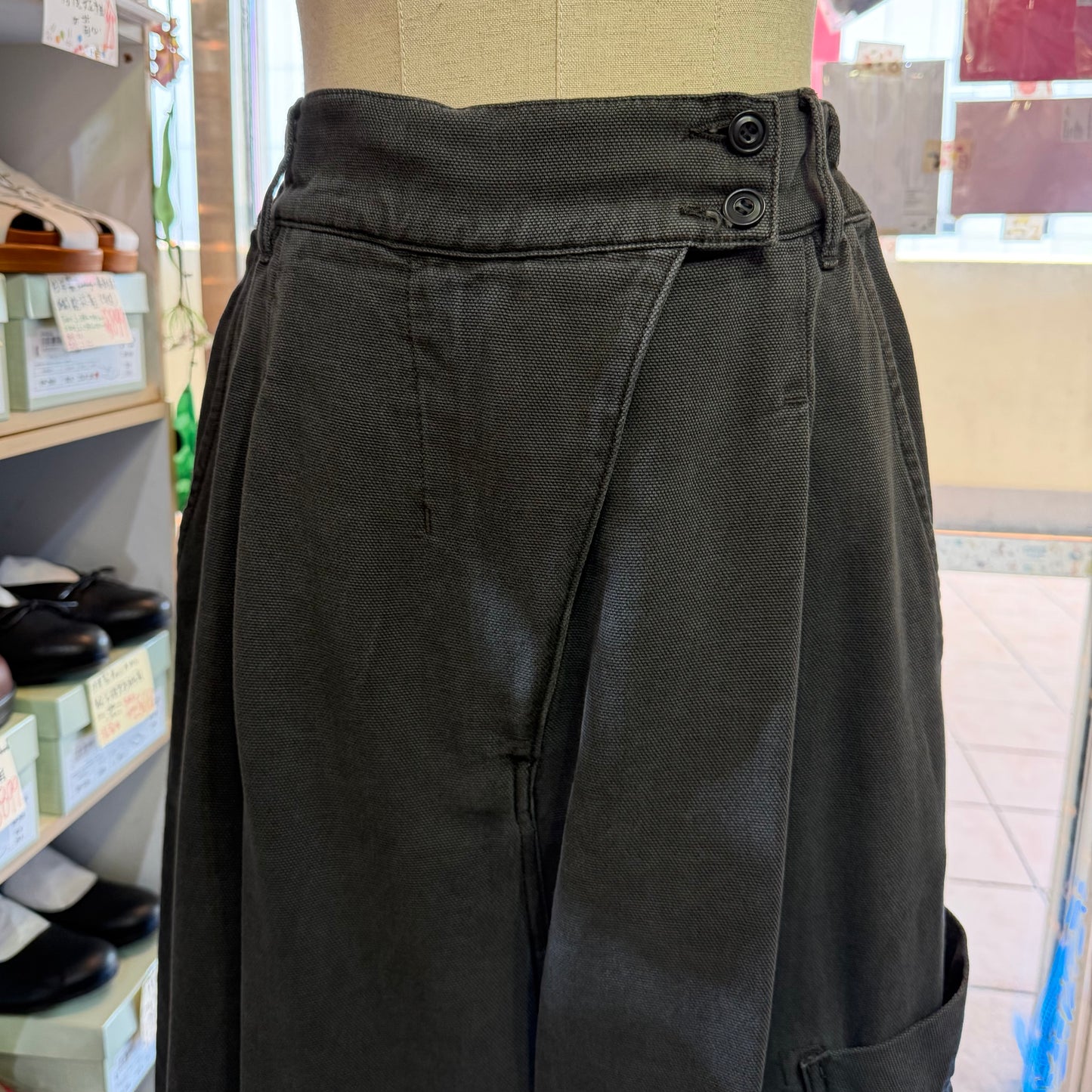 Tumugu Charcoal Wide-leg Pants